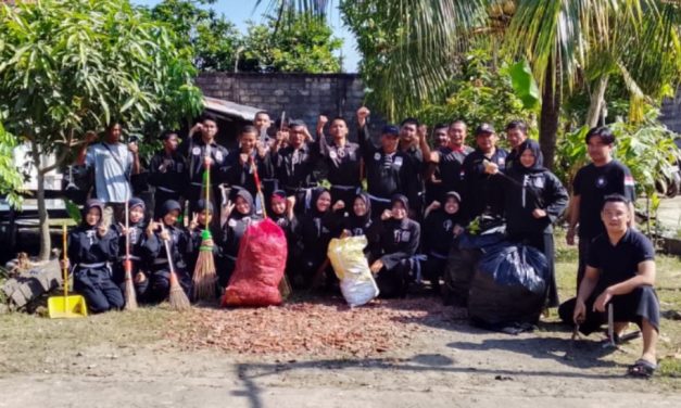 Aksi Sosial Nyata, PSHT Banjarmasin Bersih Lingkungan Komplek Putri Duyung
