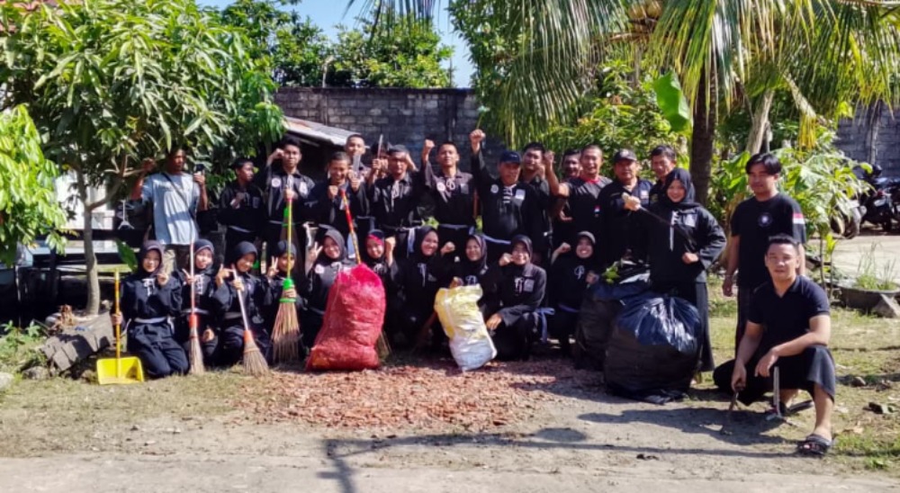 Aksi Sosial Nyata, PSHT Banjarmasin Bersih Lingkungan Komplek Putri Duyung