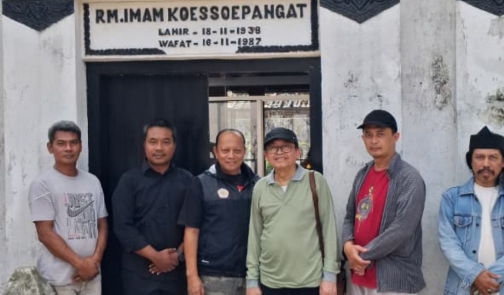 Sekum PSHT Ziarahi Makam Pendiri Di Madiun Jelang Parluh 2026